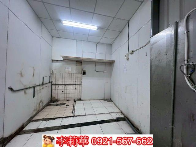 東區店面-10